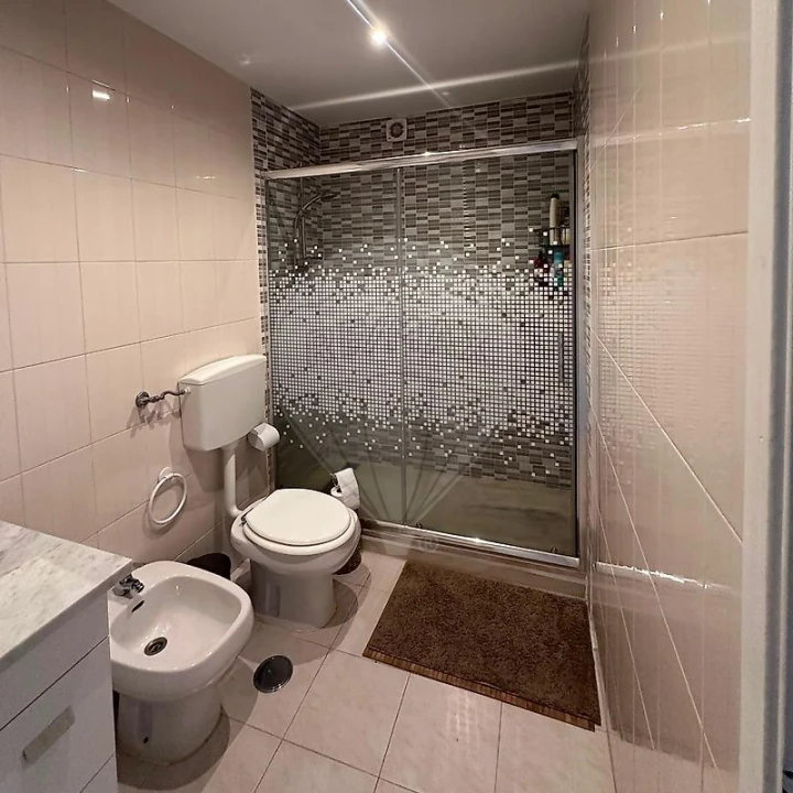 Apartamento T2 para Venda em Alfragide Foto 9