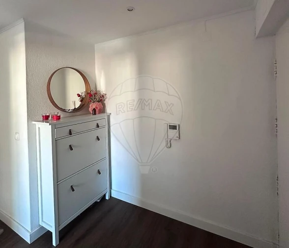 Apartamento T2 para Venda em Alfragide Foto 2