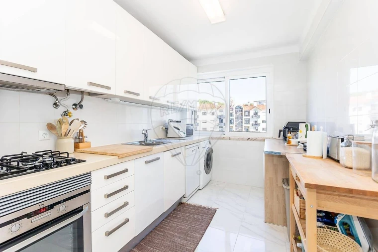 Apartamento T2 para Venda em Alfragide Foto 8