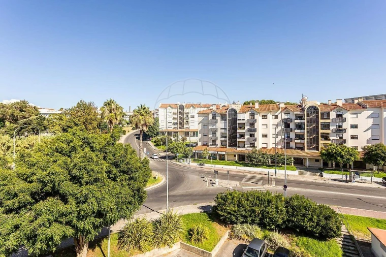 Apartamento T2 para Venda em Alfragide Foto 18