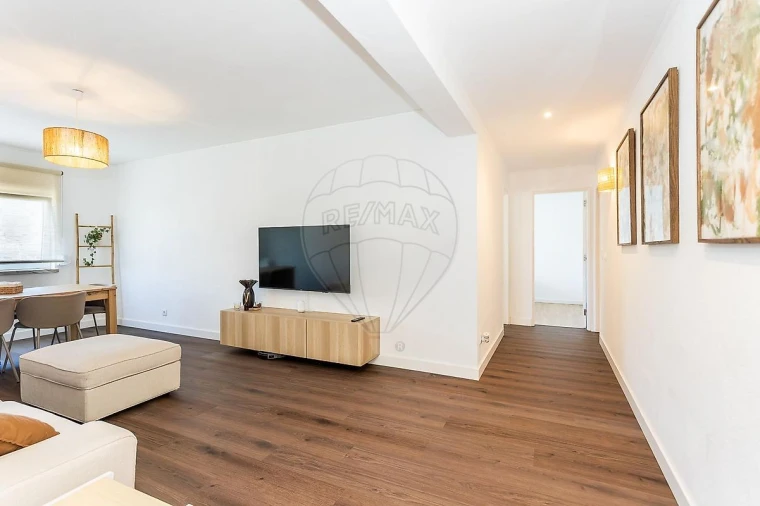 Apartamento T2 para Venda em Alfragide Foto 14