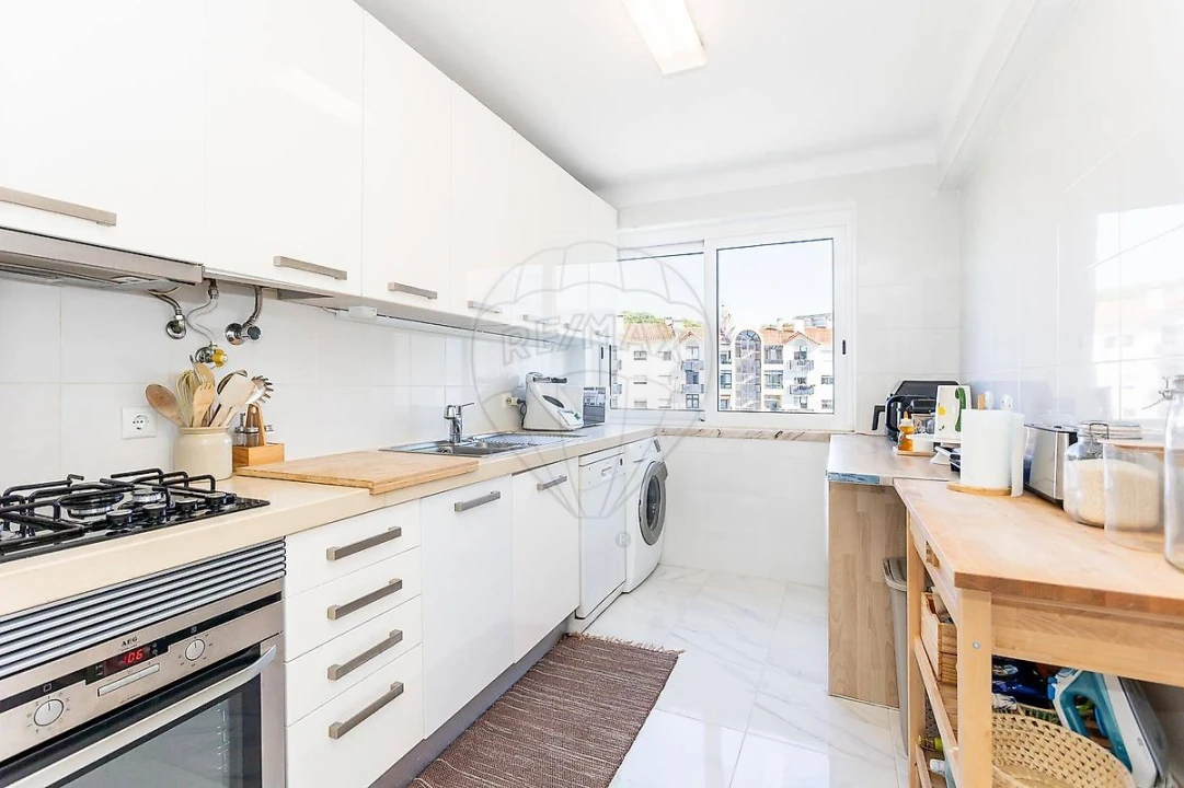 Apartamento T2 para Venda em Alfragide Foto 8