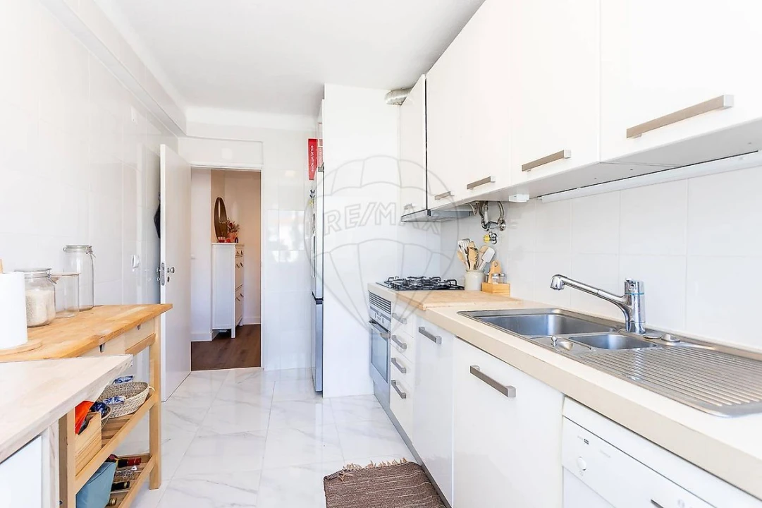 Apartamento T2 para Venda em Alfragide Foto 17