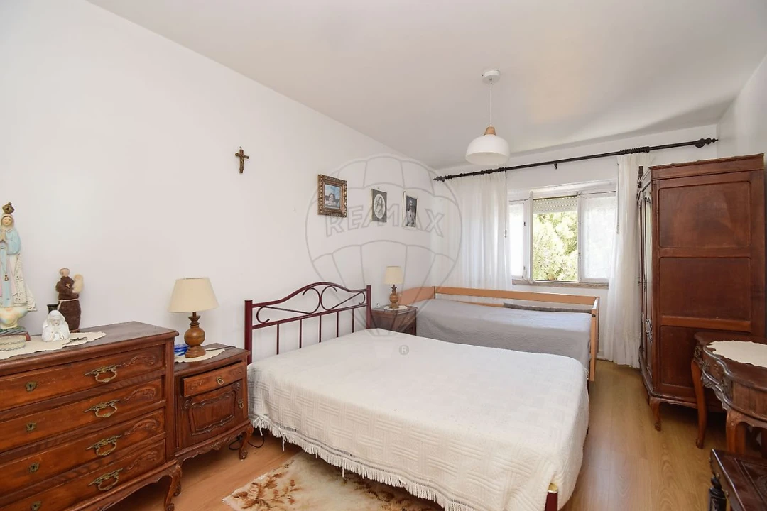 Apartamento T3 para Venda em Rio de Mouro Foto 16