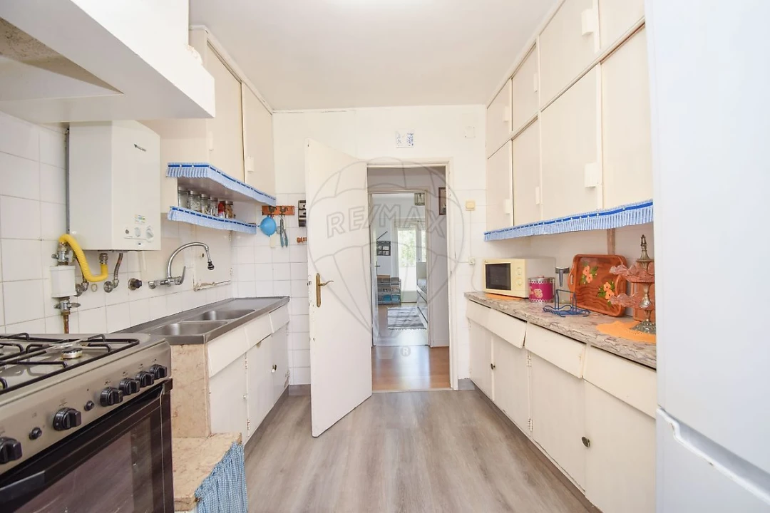 Apartamento T3 para Venda em Rio de Mouro Foto 1