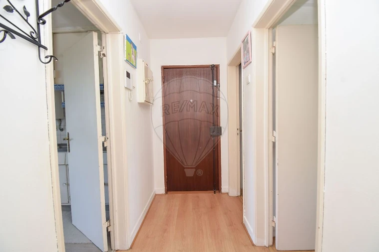 Apartamento T3 para Venda em Rio de Mouro Foto 8