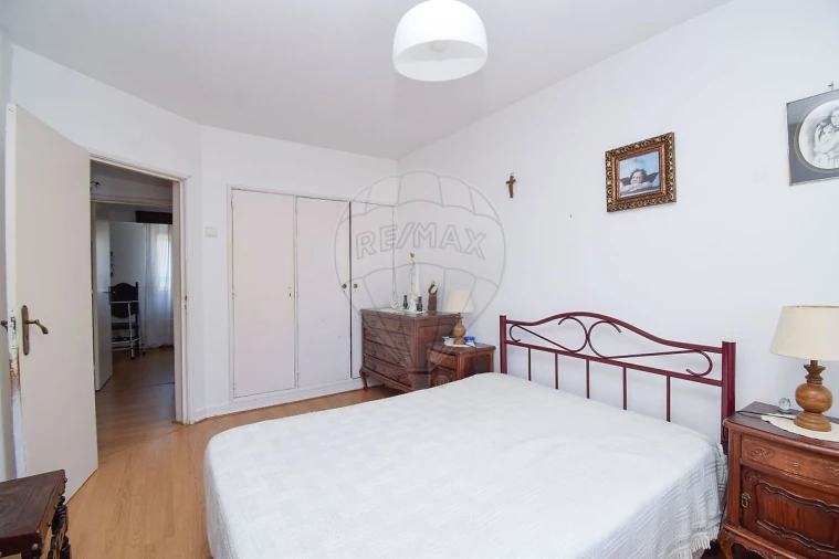 Apartamento T3 para Venda em Rio de Mouro Foto 17