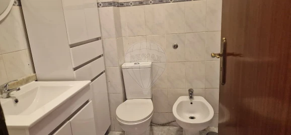 Apartamento T3 para Arrendamento em Carregado e Cadafais
