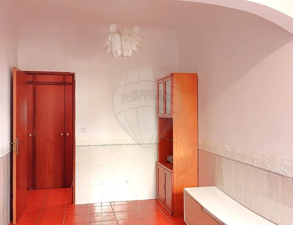 Apartamento T3 para Arrendamento em Carregado e Cadafais Foto 14