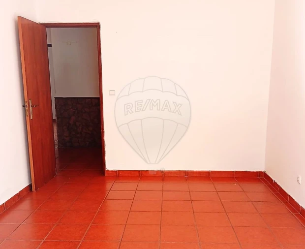 Apartamento T3 para Arrendamento em Carregado e Cadafais Foto 11