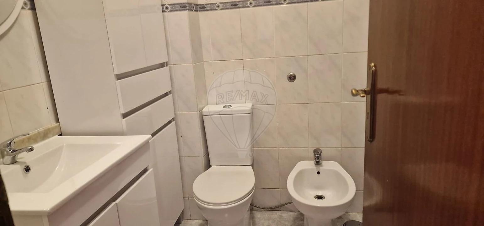 Apartamento T3 para Arrendamento em Carregado e Cadafais Foto 1