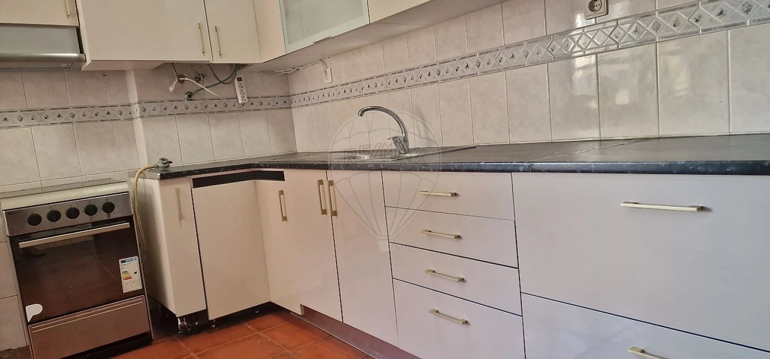 Apartamento T3 para Arrendamento em Carregado e Cadafais Foto 3