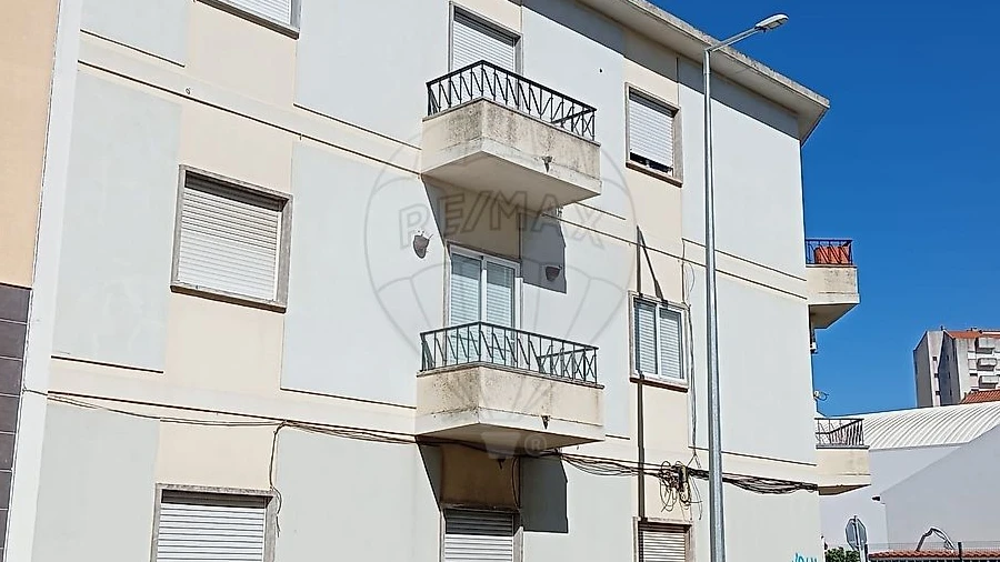 Apartamento T3 para Arrendamento em Carregado e Cadafais