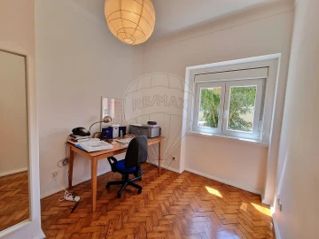 Apartamento T3 para Arrendamento em Alvalade