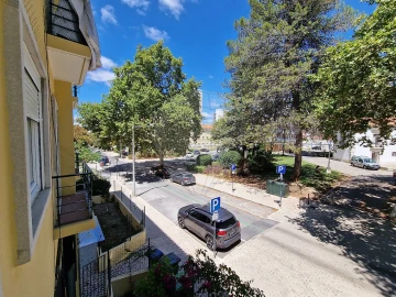 Apartamento T3 para Arrendamento em Alvalade