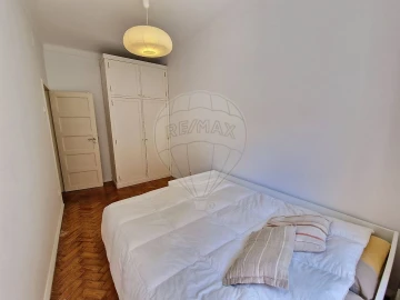 Apartamento T3 para Arrendamento em Alvalade