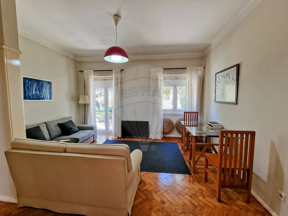 Apartamento T3 para Arrendamento em Alvalade Foto 8