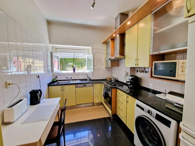 Apartamento T3 para Arrendamento em Alvalade Foto 7