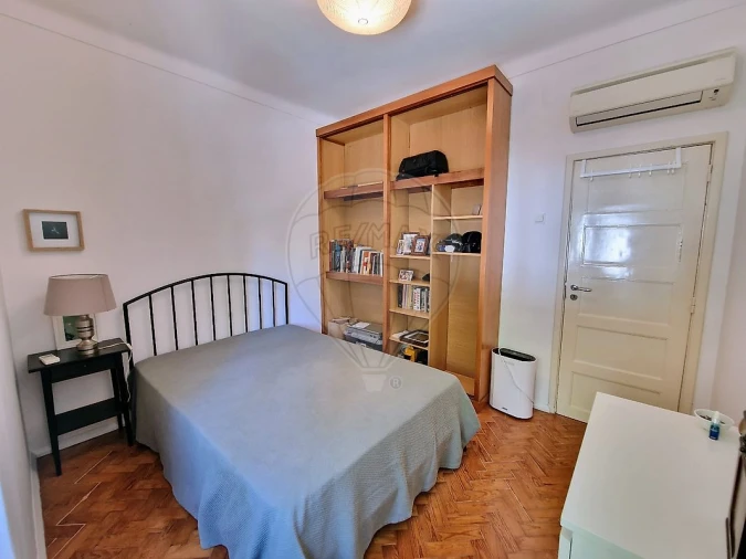 Apartamento T3 para Arrendamento em Alvalade Foto 9