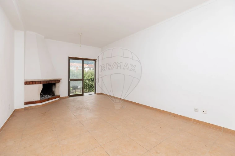Apartamento T3 para Venda em Lousã e Vilarinho Foto 2