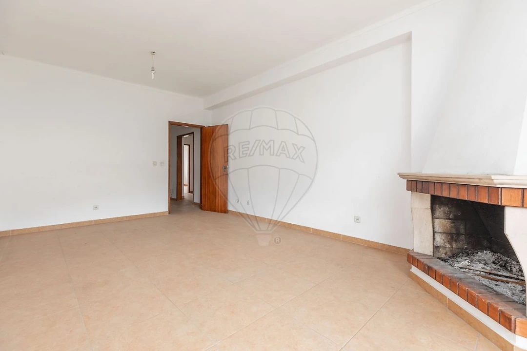Apartamento T3 para Venda em Lousã e Vilarinho Foto 3