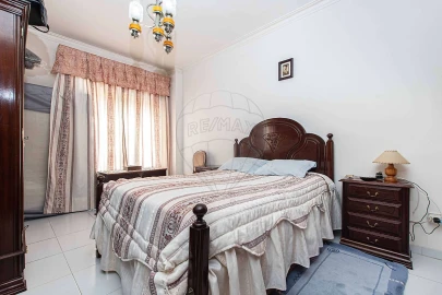 Apartamento T2 para Venda em Carregado e Cadafais