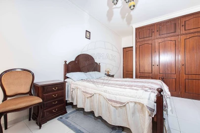 Apartamento T2 para Venda em Carregado e Cadafais