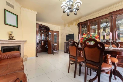 Apartamento T2 para Venda em Carregado e Cadafais