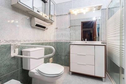Apartamento T2 para Venda em Carregado e Cadafais
