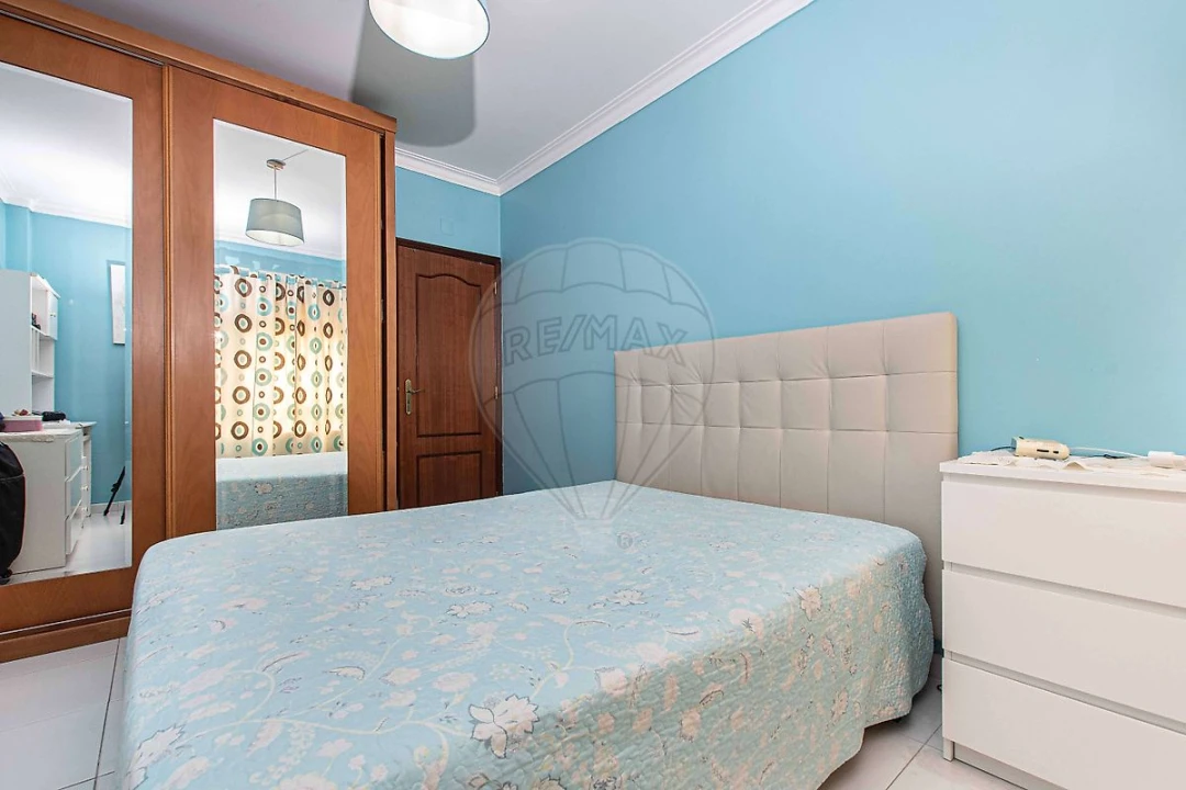 Apartamento T2 para Venda em Carregado e Cadafais Foto 8