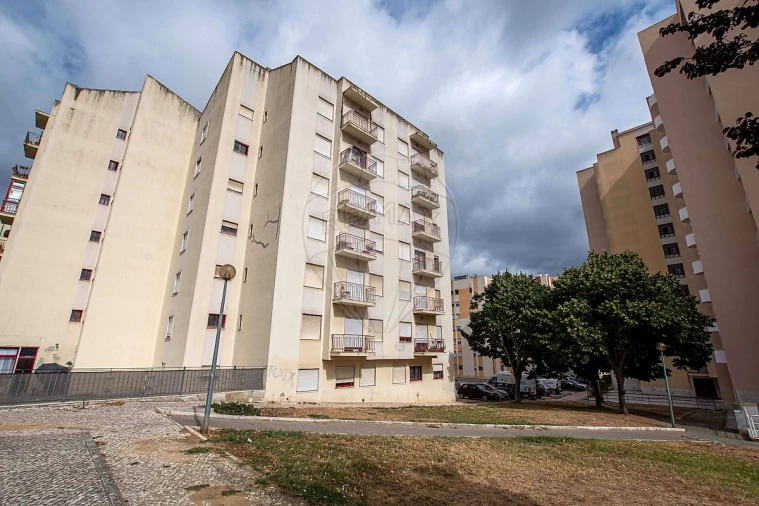 Apartamento T2 para Venda em Carregado e Cadafais Foto 2