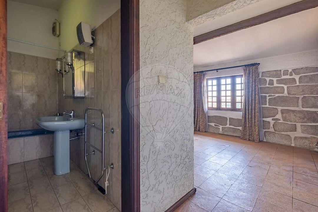 Quinta T6 para Venda em Oliveira do Douro Foto 28