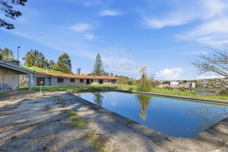 Quinta T6 para Venda em Oliveira do Douro Foto 14