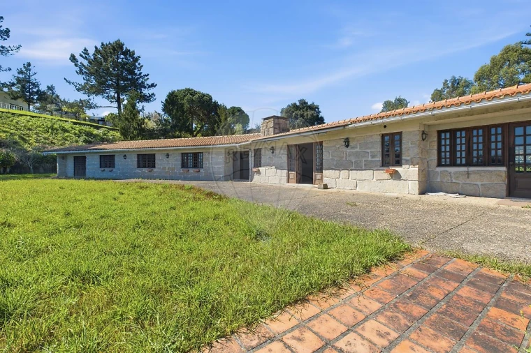 Quinta T6 para Venda em Oliveira do Douro Foto 12