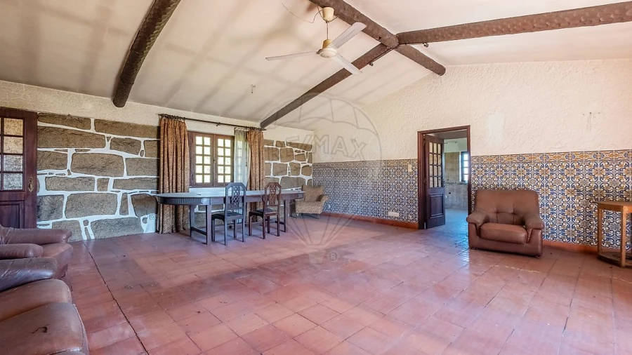 Quinta T6 para Venda em Oliveira do Douro