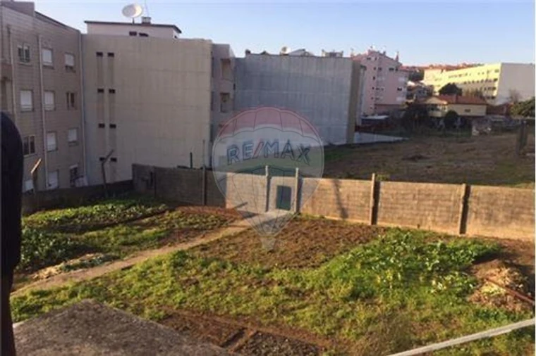 Terreno para Venda em Mafamude e Vilar do Paraíso Foto 3