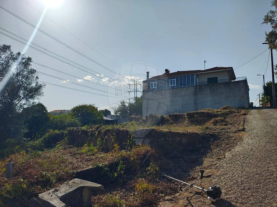 Terreno para Venda em Sandim, Olival, Lever e Crestuma Foto 1