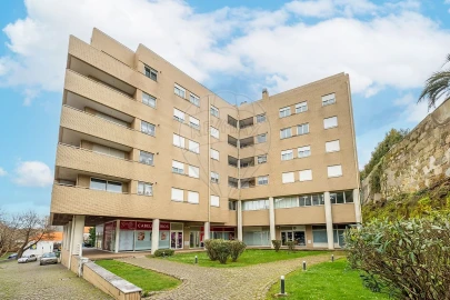 Negócio para Arrendamento em Mafamude e Vilar do Paraíso