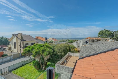 Moradia T6 para Venda em Madalena