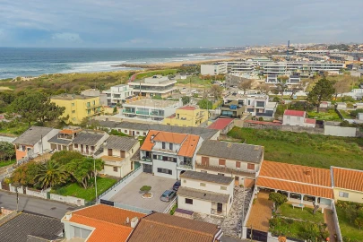 Moradia T6 para Venda em Madalena