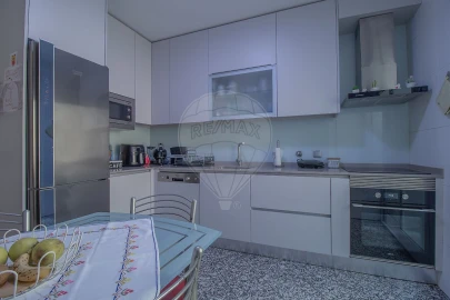 Apartamento T3 para Venda em Arcozelo