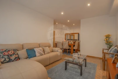 Apartamento T3 para Venda em Arcozelo