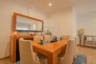 Apartamento T3 para Venda em Arcozelo