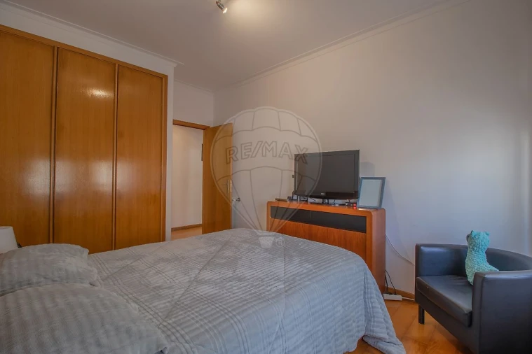 Apartamento T3 para Venda em Arcozelo Foto 4
