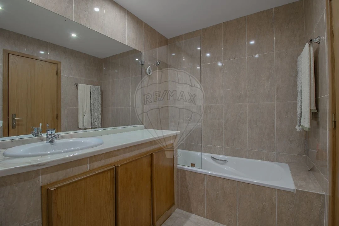 Apartamento T3 para Venda em Arcozelo Foto 12