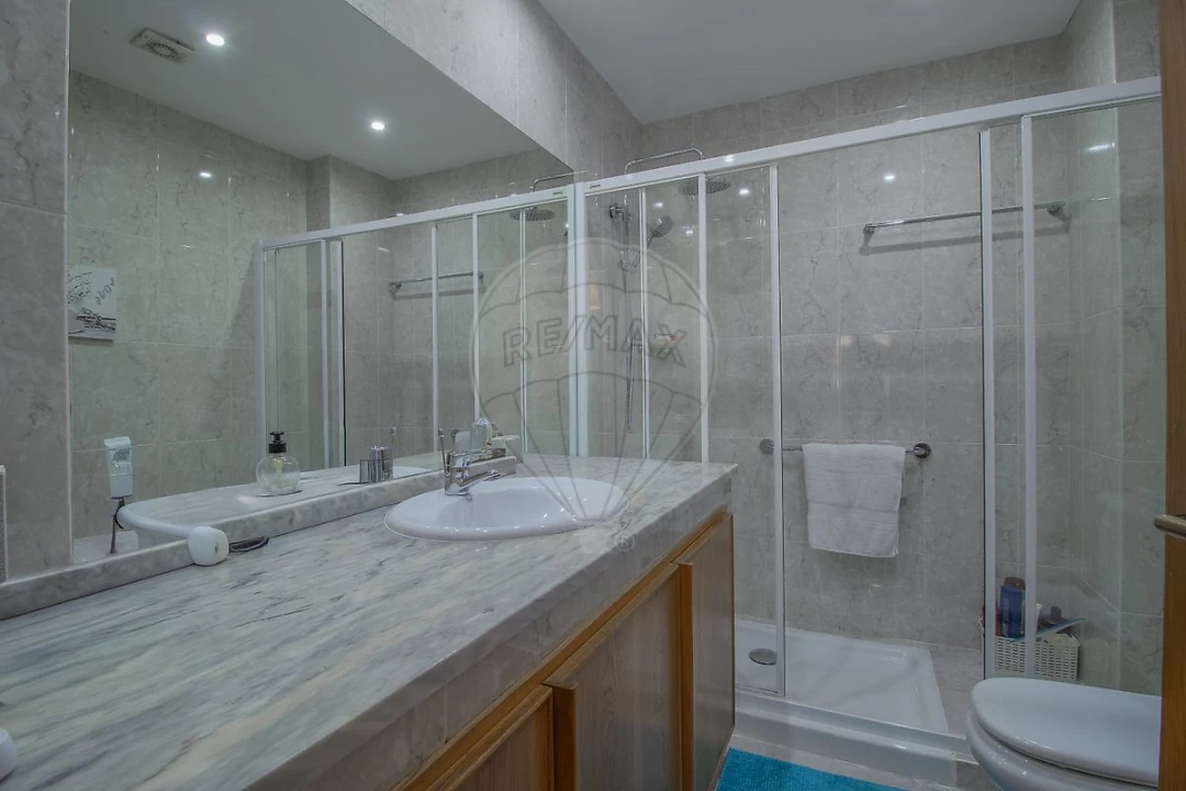 Apartamento T3 para Venda em Arcozelo Foto 13