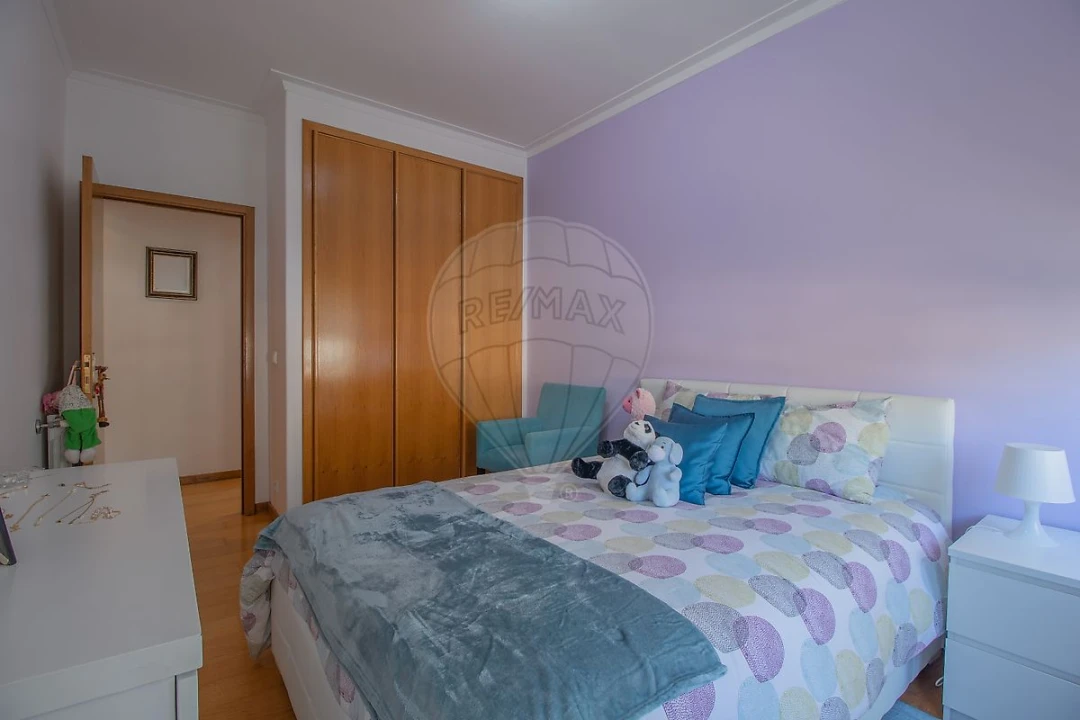 Apartamento T3 para Venda em Arcozelo Foto 2
