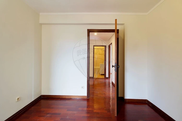 Apartamento T1 para Arrendamento em São Mamede de Infesta e Senhora da Hora Foto 12