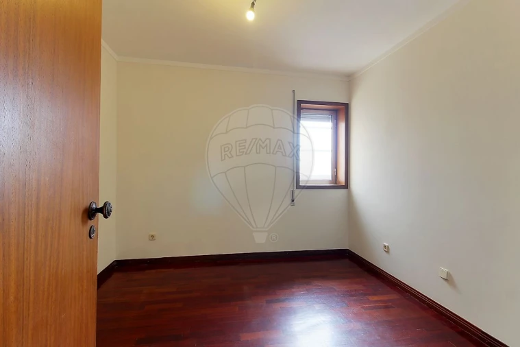 Apartamento T1 para Arrendamento em São Mamede de Infesta e Senhora da Hora Foto 9