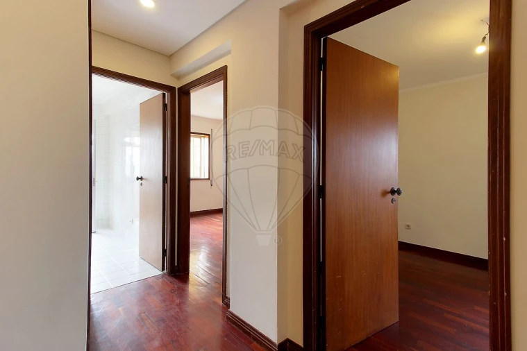 Apartamento T1 para Arrendamento em São Mamede de Infesta e Senhora da Hora Foto 2